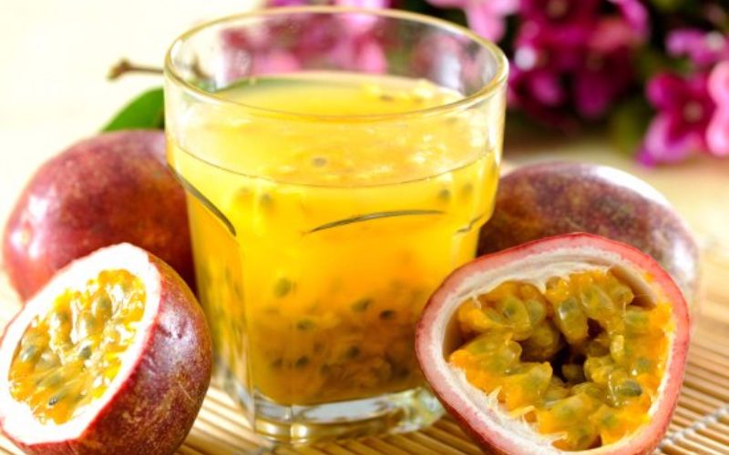 Nước ép chanh dây giúp hệ tiêu hóa hoạt động trơn tru hơn